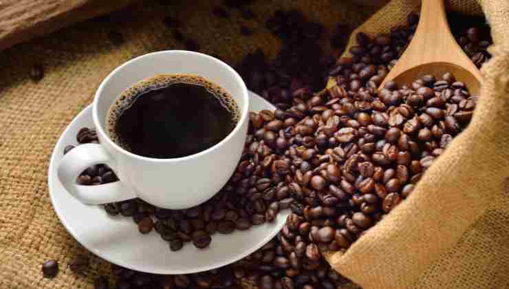È vero che il caffè fa dimagrire? E quanti ne dovresti bere? 